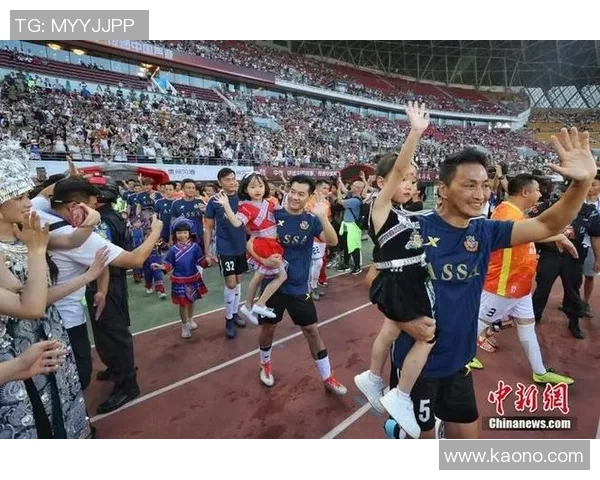 足球明星与女生的完美瞬间展现青春活力与运动魅力的精彩图片合集