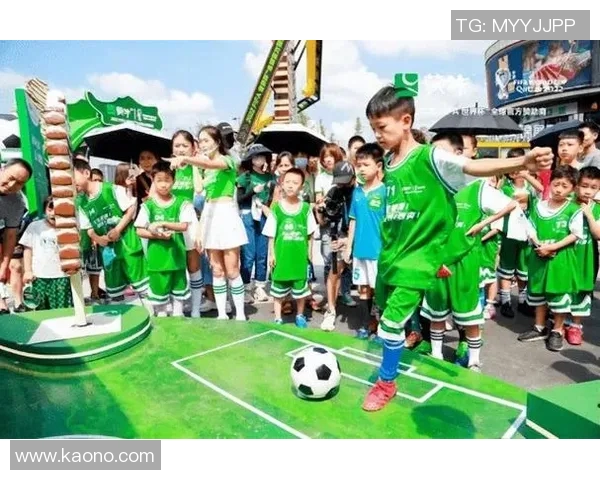 足球明星携手冰淇淋品牌共创夏日清凉盛宴引领时尚潮流